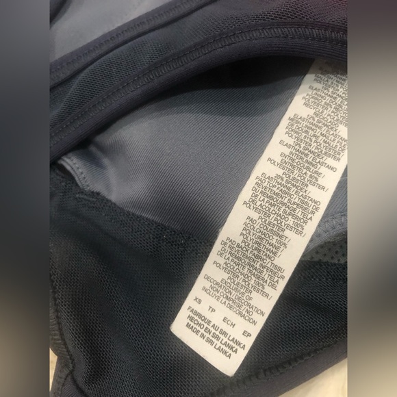 Nike XSmall breathable padded blue front keyhole crisscross sports bra - Picture 5 of 6